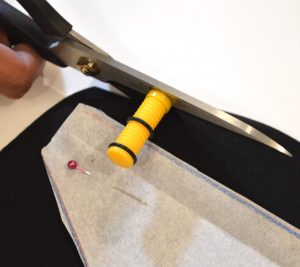 guide valeurs de couture avec les ciseaux